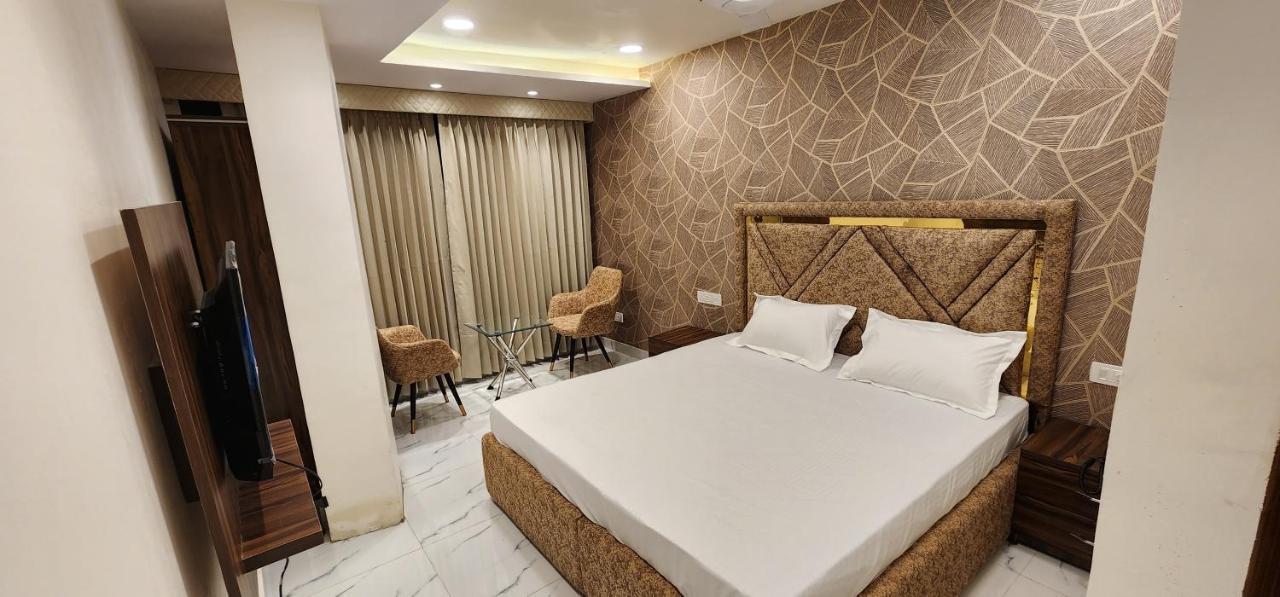 Ovel Hotel Ludhiana Extérieur photo