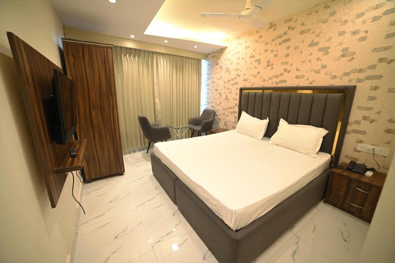 Ovel Hotel Ludhiana Extérieur photo