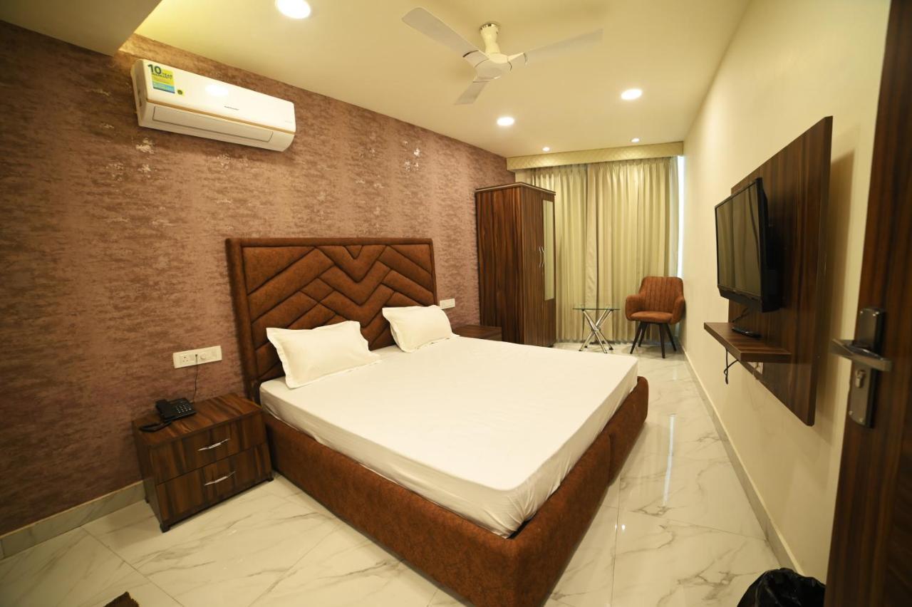 Ovel Hotel Ludhiana Extérieur photo