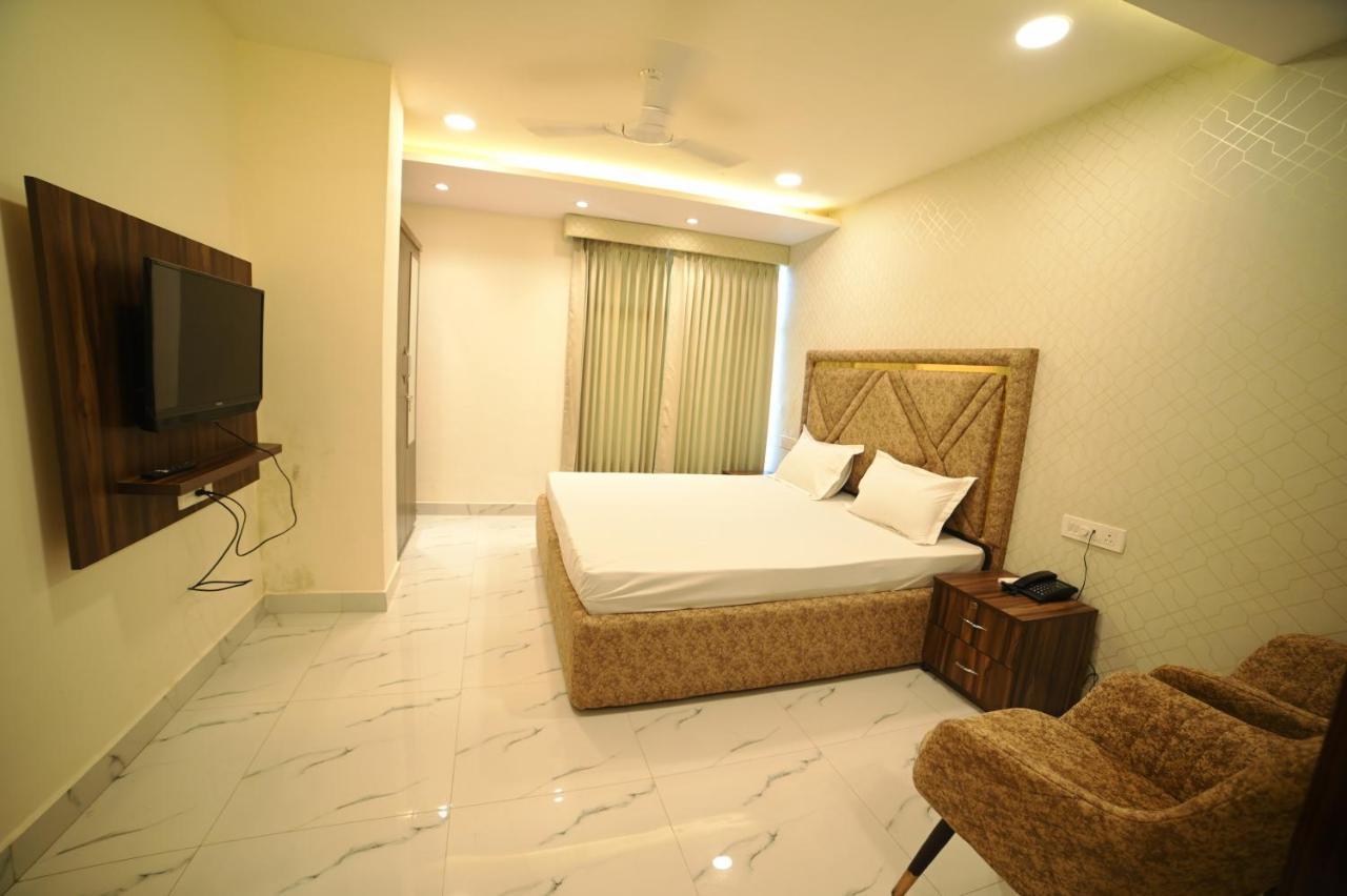Ovel Hotel Ludhiana Extérieur photo
